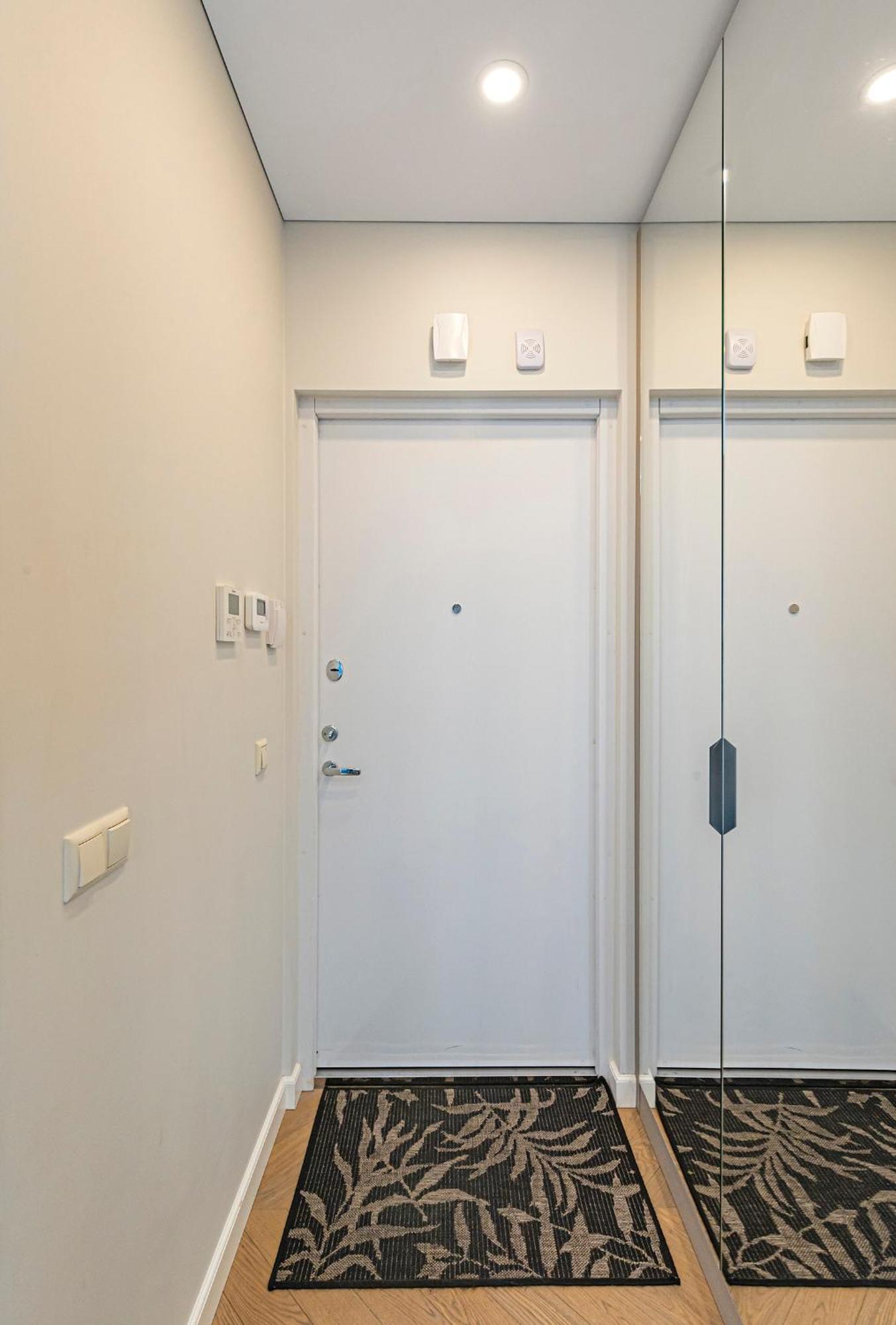 Brand New Studio In Old Town By Hostlovers Kaunas Eksteriør billede